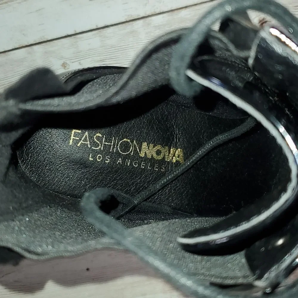 Fashion Nova Nelia Chunky Goth Lug Sole Platform Ankle Boots‎ Shoes 8 Like New